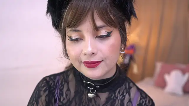 lirio05 online show from 10.31.25