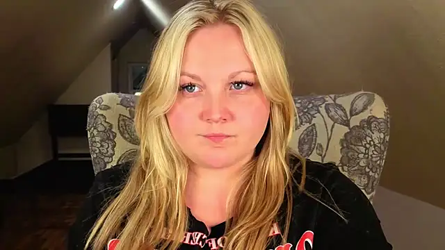 Snapshot of PhatAssBlond chatting on 05.02.26 PhatAssBlond online show from 05.02.26