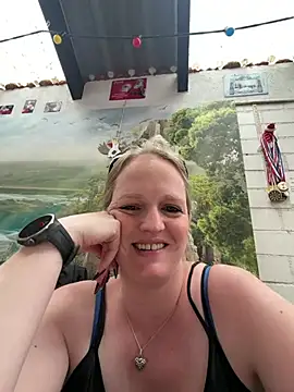 Snapshot of caro_kitten chatting on 07.23.26 caro kitten online show from 07.23.26
