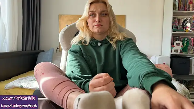 Snapshot of unicornsfeet chatting on 04.23.26 unicornsfeet online show from 04.23.26