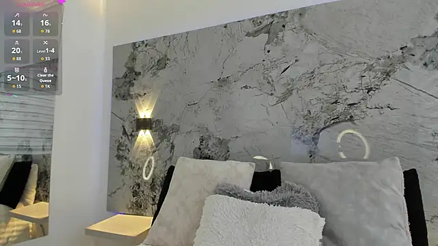 LIZ HOLMES online show from 11.12.25