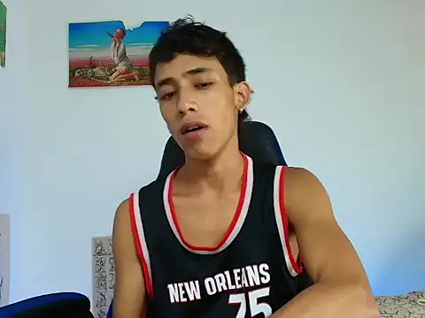 Snapshot of Ostin18hot chatting on 11.28.25 Ostin18hot online show from 11.28.25