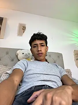 Snapshot of Ostin18hot chatting on 12.03.25 Ostin18hot online show from 12.03.25