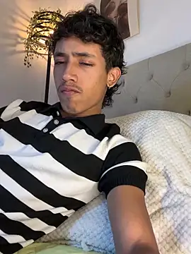 Snapshot of Ostin18hot chatting on 12.21.25 Ostin18hot online show from 12.21.25