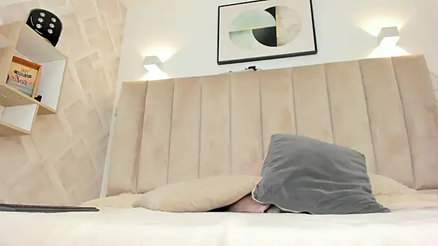 Anniie Queen online show from 02.28.26