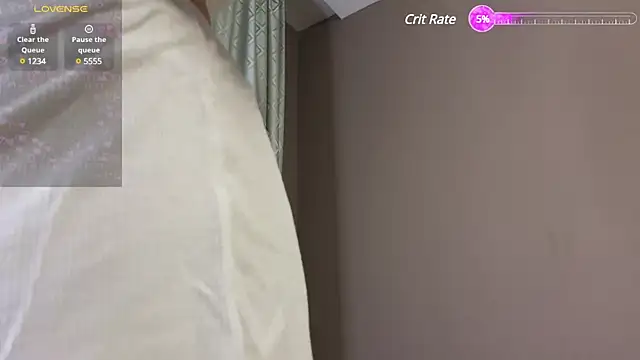 Snapshot of yumimia chatting on 12.18.24 yumimia online show from 12.18.24