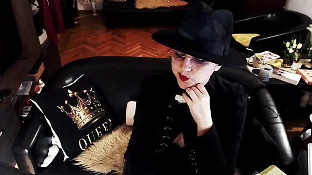 Snapshot of Imperatriza chatting on 04.27.26 Imperatriza online show from 04.27.26