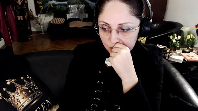 Snapshot of Imperatriza chatting on 04.28.26 Imperatriza online show from 04.28.26