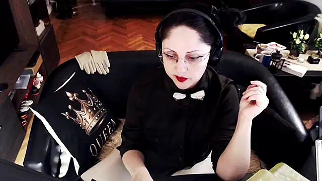Snapshot of Imperatriza chatting on 04.30.26 Imperatriza online show from 04.30.26