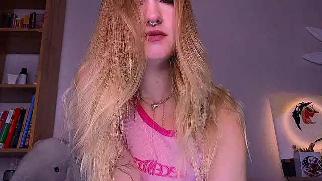 Snapshot of Amelia_naughtyGirl chatting on 12.05.24 Amelia naughtyGirl online show from 12.05.24