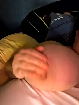 Snapshot of poussychats chatting on 10.02.25 poussychats online show from 10.02.25