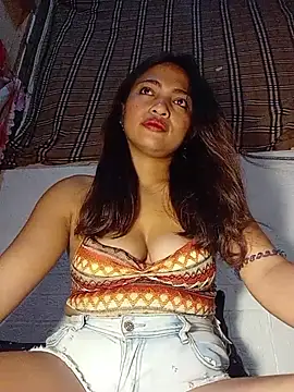 Snapshot of prettybella4u chatting on 06.29.26 prettybella4u online show from 06.29.26