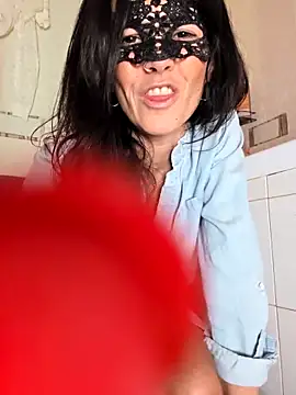 EmySkinny85 online show from 03.24.26