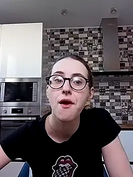 Snapshot of MartiniiSelenna chatting on 02.04.25 MartiniiSelenna online show from 02.04.25
