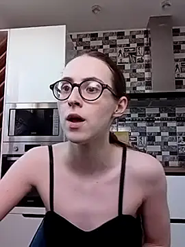 Snapshot of MartiniiSelenna chatting on 02.08.25 MartiniiSelenna online show from 02.08.25