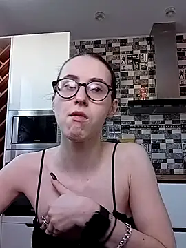 Snapshot of MartiniiSelenna chatting on 02.19.25 MartiniiSelenna online show from 02.19.25