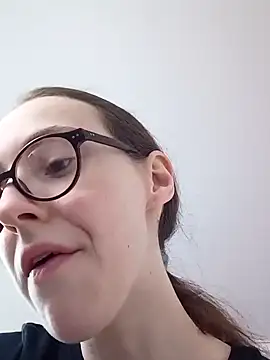 Snapshot of MartiniiSelenna chatting on 02.22.25 MartiniiSelenna online show from 02.22.25