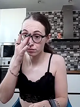 Snapshot of MartiniiSelenna chatting on 02.22.25 MartiniiSelenna online show from 02.22.25