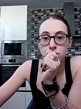 Snapshot of MartiniiSelenna chatting on 02.24.25 MartiniiSelenna online show from 02.24.25
