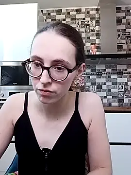 Snapshot of MartiniiSelenna chatting on 02.25.25 MartiniiSelenna online show from 02.25.25