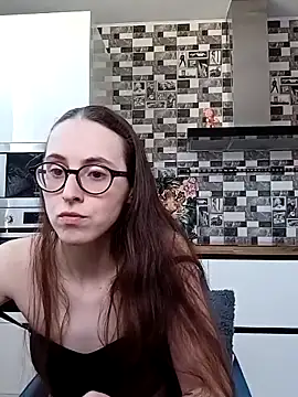 Snapshot of MartiniiSelenna chatting on 03.09.25 MartiniiSelenna online show from 03.09.25