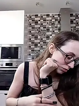 Snapshot of MartiniiSelenna chatting on 03.11.25 MartiniiSelenna online show from 03.11.25