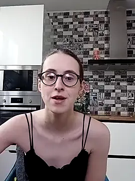 Snapshot of MartiniiSelenna chatting on 03.19.25 MartiniiSelenna online show from 03.19.25
