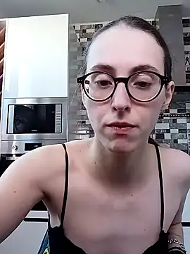 Snapshot of MartiniiSelenna chatting on 03.22.25 MartiniiSelenna online show from 03.22.25