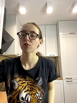 Snapshot of MartiniiSelenna chatting on 09.14.25 MartiniiSelenna online show from 09.14.25