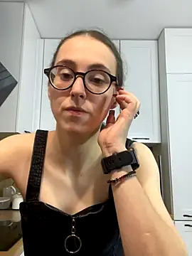 Snapshot of MartiniiSelenna chatting on 10.01.25 MartiniiSelenna online show from 10.01.25