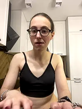 Snapshot of MartiniiSelenna chatting on 10.18.25 MartiniiSelenna online show from 10.18.25