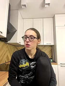 Snapshot of MartiniiSelenna chatting on 10.19.25 MartiniiSelenna online show from 10.19.25