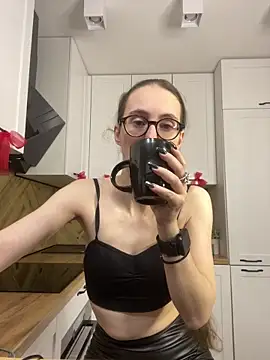 MartiniiSelenna online show from 12.17.25