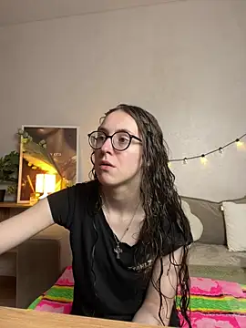 Snapshot of MartiniiSelenna chatting on 05.14.26 MartiniiSelenna online show from 05.14.26