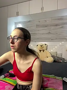 Snapshot of MartiniiSelenna chatting on 05.25.26 MartiniiSelenna online show from 05.25.26