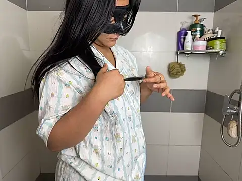 Snapshot of neelayoung chatting on 01.18.25 neelayoung online show from 01.18.25