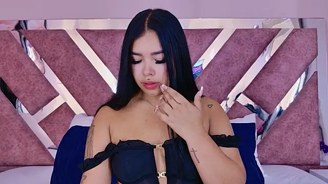 Snapshot of MarianaGarciaa__ chatting on 04.22.26 MarianaGarciaa online show from 04.22.26