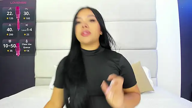 Snapshot of MarianaGarciaa__ chatting on 05.27.26 MarianaGarciaa online show from 05.27.26