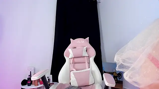 lovely kitt online show from 02.08.25