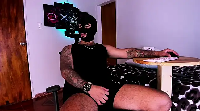 Snapshot of Sebas-hott chatting on 12.27.24 Sebas-hott online show from 12.27.24