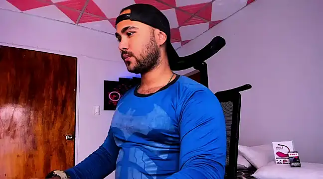 Snapshot of Sebas-hott chatting on 01.14.25 Sebas-hott online show from 01.14.25