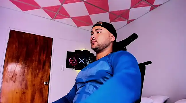 Snapshot of Sebas-hott chatting on 01.24.25 Sebas-hott online show from 01.24.25