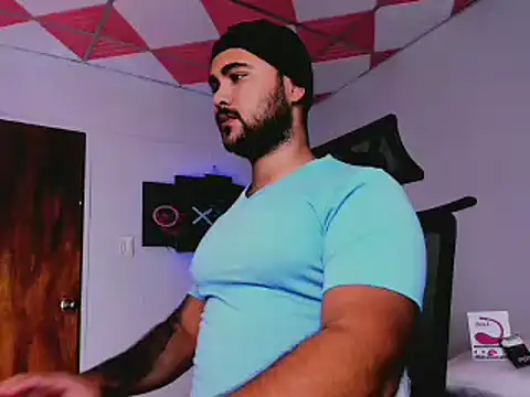 Snapshot of Sebas-hott chatting on 02.18.25 Sebas-hott online show from 02.18.25