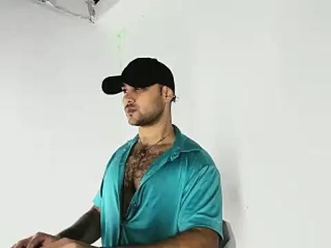 Snapshot of Sebas-hott chatting on 09.28.25 Sebas-hott online show from 09.28.25