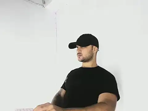 Snapshot of Sebas-hott chatting on 10.01.25 Sebas-hott online show from 10.01.25