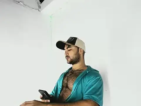 Snapshot of Sebas-hott chatting on 10.08.25 Sebas-hott online show from 10.08.25