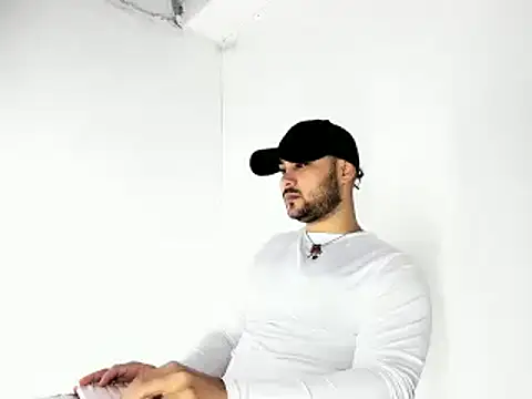 Snapshot of Sebas-hott chatting on 10.19.25 Sebas-hott online show from 10.19.25