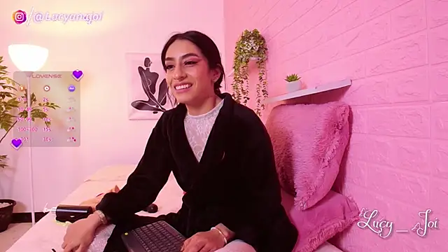 Snapshot of Lucy_joi chatting on 02.26.26 Lucy joi online show from 02.26.26