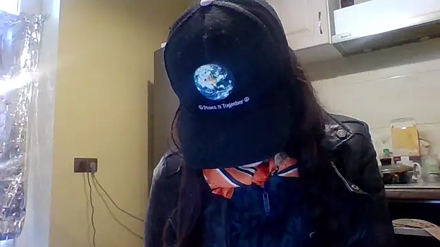 Snapshot of AliceTailor chatting on 05.05.26 AliceTailor online show from 05.05.26