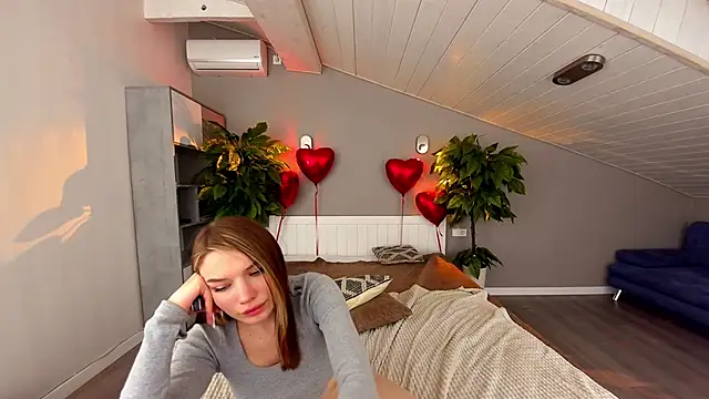 IceDanielles online show from 02.17.25